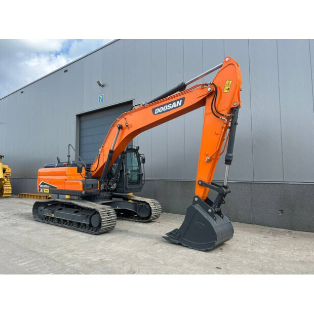 2025 Doosan DX225LC-7M-42225792