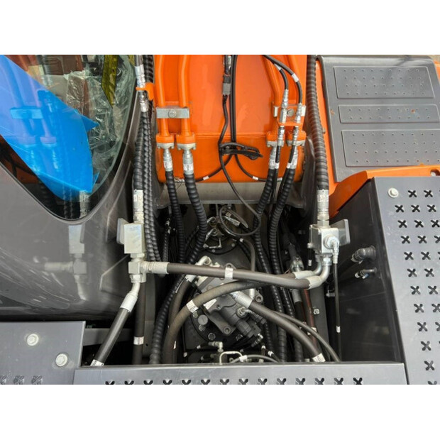 2025 Doosan DX225LC-7M-42225807