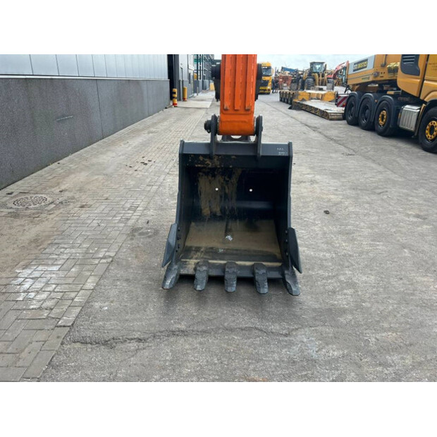 2025 Doosan DX225LC-7M-42225810
