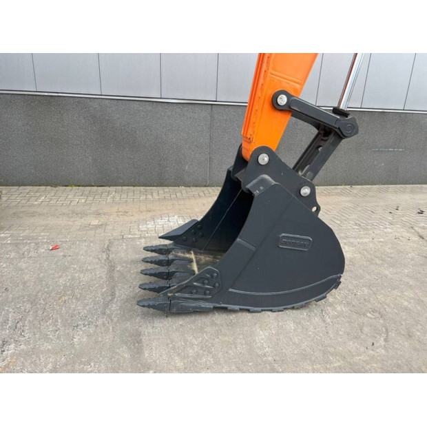2025 Doosan DX225LC-7M-42225811