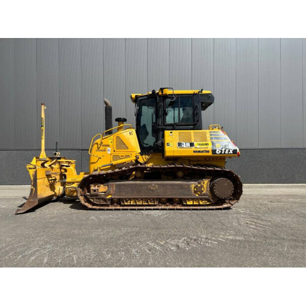2018 كوماتسو D61EX-24-42225891