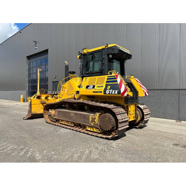 2018 كوماتسو D61EX-24-42225892