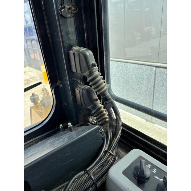 2018 كوماتسو D61EX-24-42225903