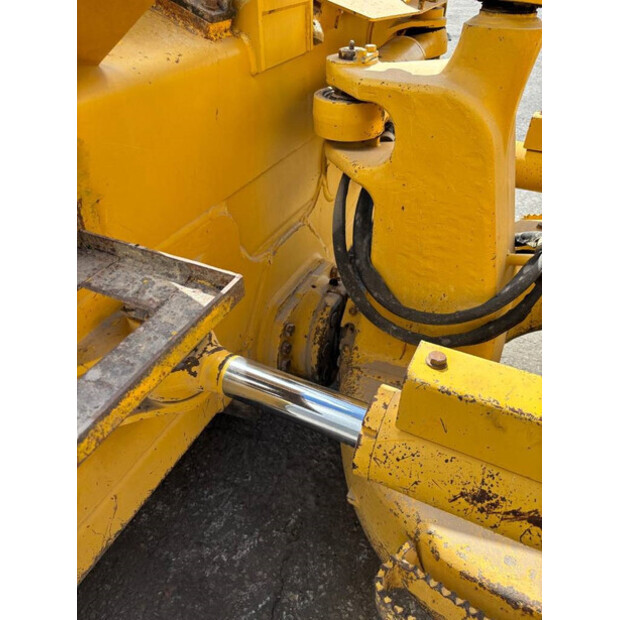 2018 كوماتسو D61EX-24-42225908