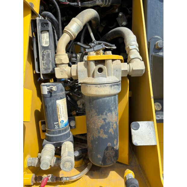 2018 كوماتسو D61EX-24-42225909