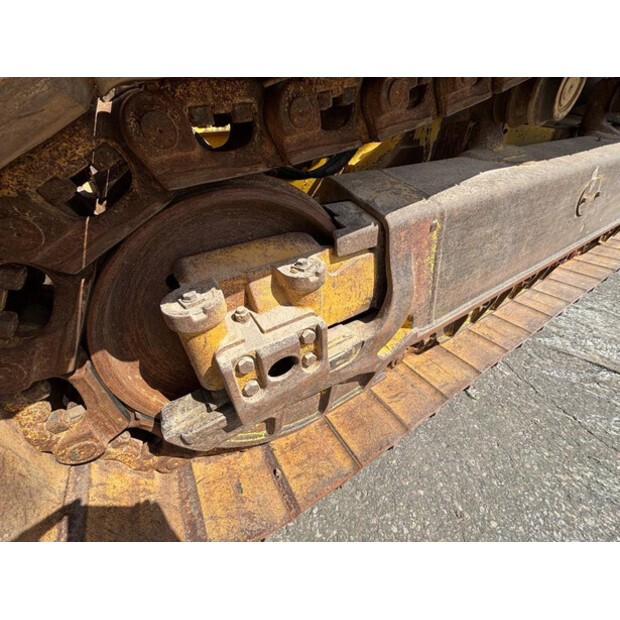 2018 كوماتسو D61EX-24-42225916