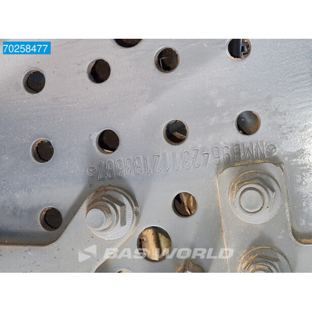 2017 مرسيدس بنز Arocs 4142-42227504