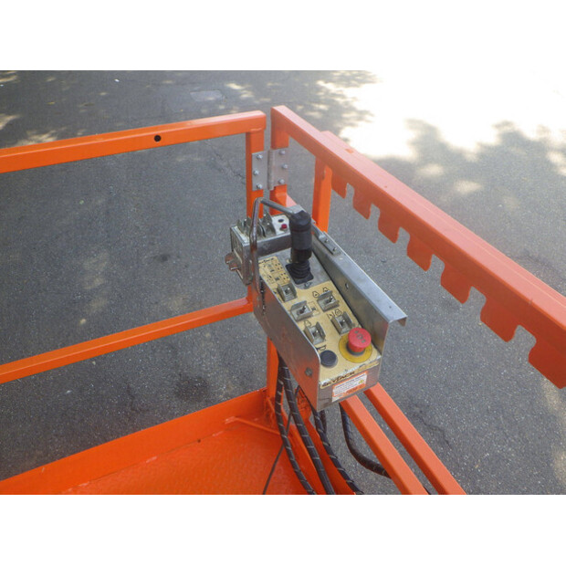 2016 SkyJack SJ6832RT-42227731