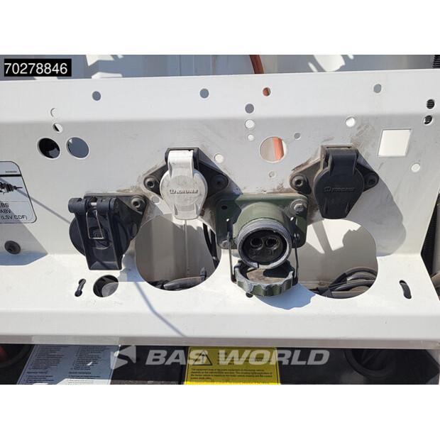 2017 كرون SE Steering Axle Tailgate LBW-42228212