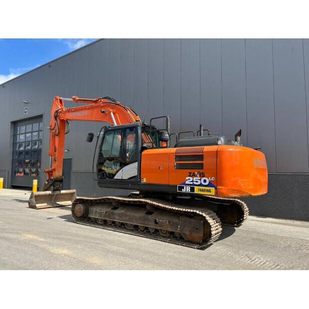 2020 Hitachi ZX250LC-6-42228631