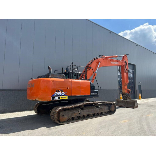 2020 Hitachi ZX250LC-6-42228633