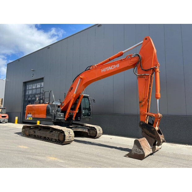 2020 Hitachi ZX250LC-6-42228635