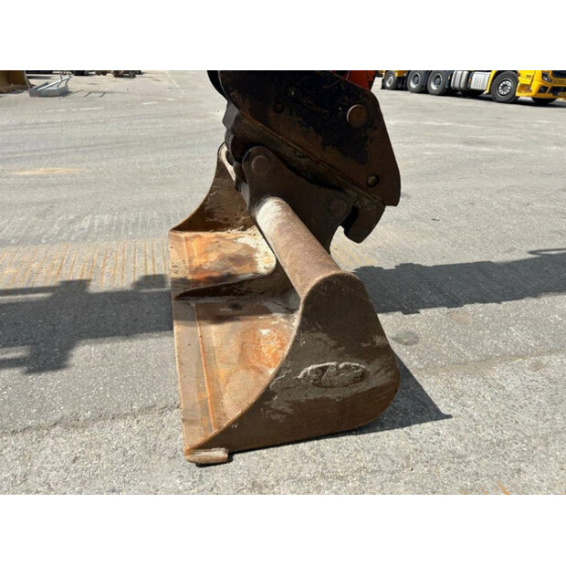 2020 Hitachi ZX250LC-6-42228651