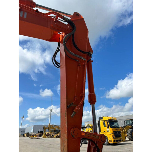 2020 Hitachi ZX250LC-6-42228662