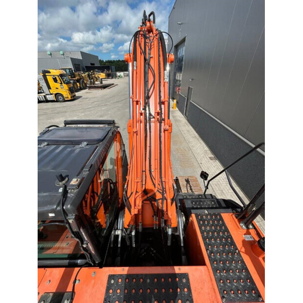 2020 Hitachi ZX250LC-6-42228664