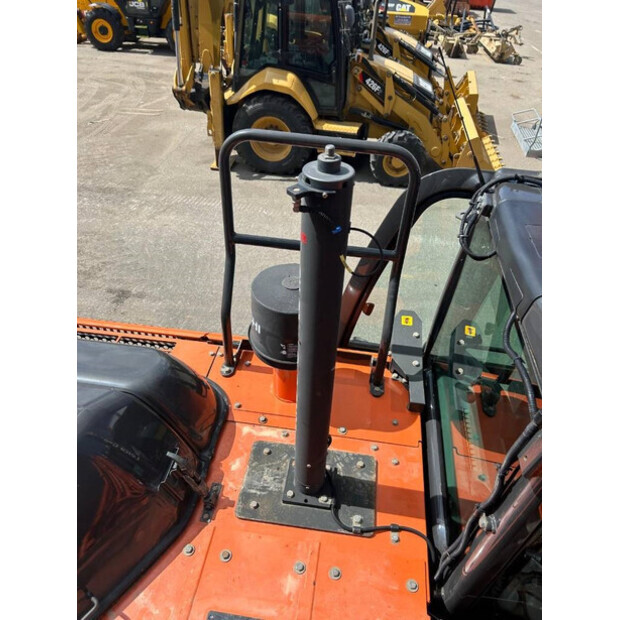 2020 Hitachi ZX250LC-6-42228665