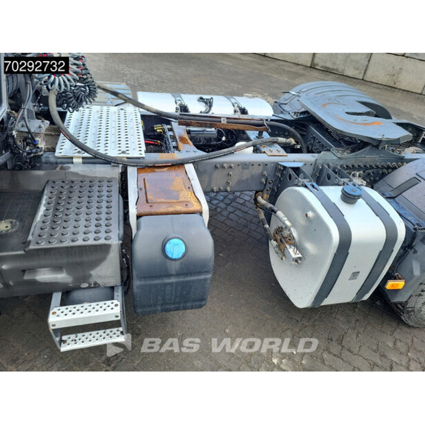 2015 Volvo FMX 460-42230004