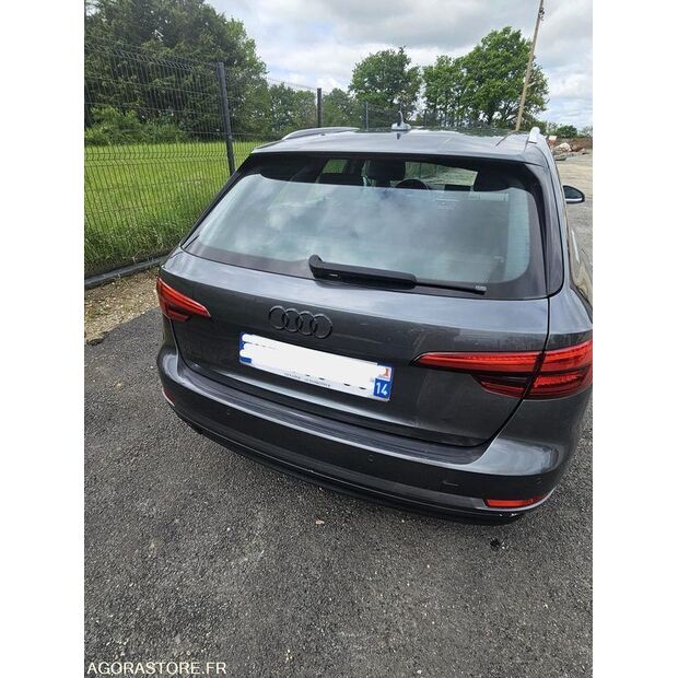 2016 Audi A4-42243325