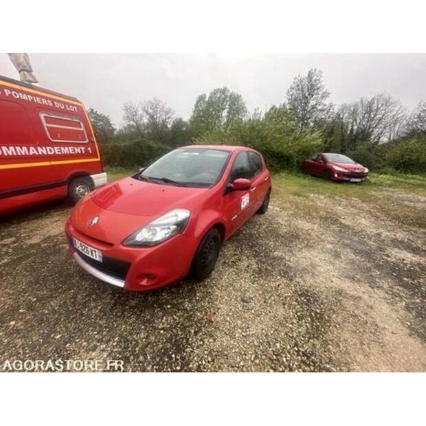 2010 Renault Clio-42244315