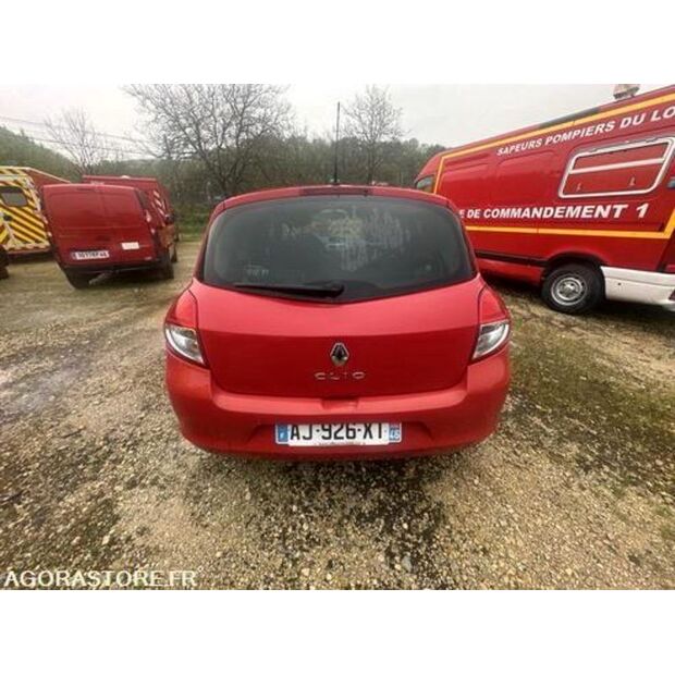 2010 Renault Clio-42244331