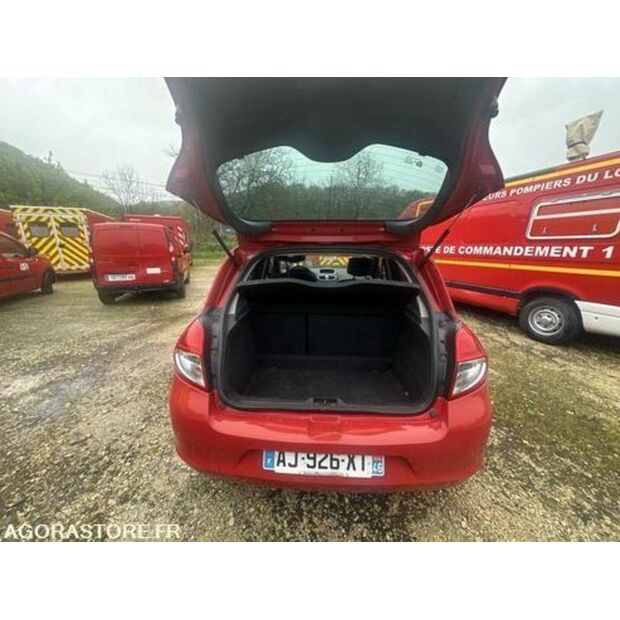 2010 Renault Clio-42244332