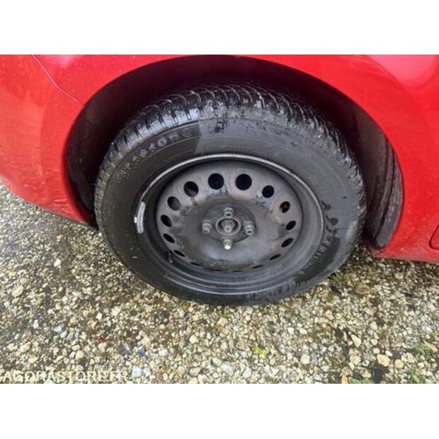 2010 Renault Clio-42244338