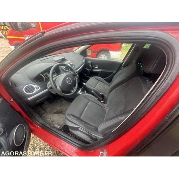 2010 Renault Clio-42244341