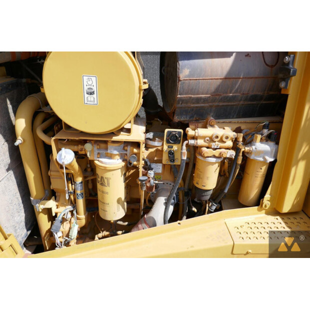 2015 كاتربيلر D8T-42245001
