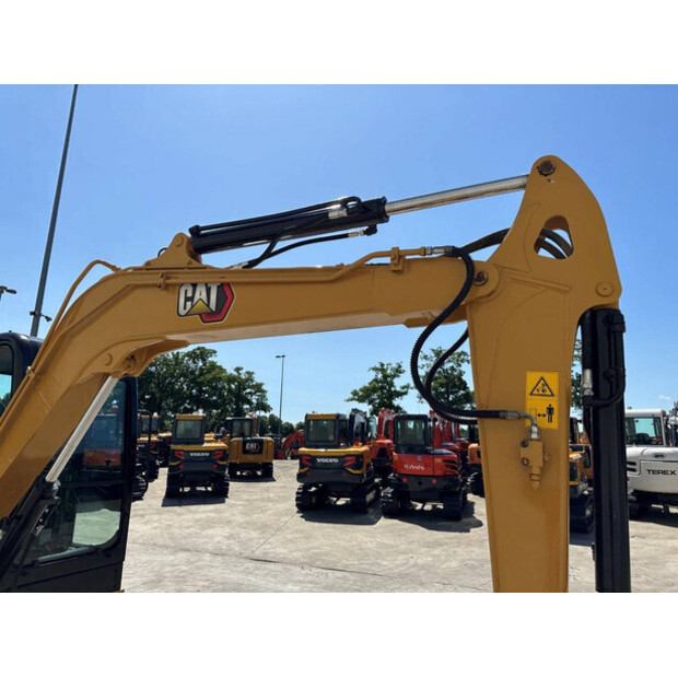 2018 Caterpillar 305.5E2-42245625