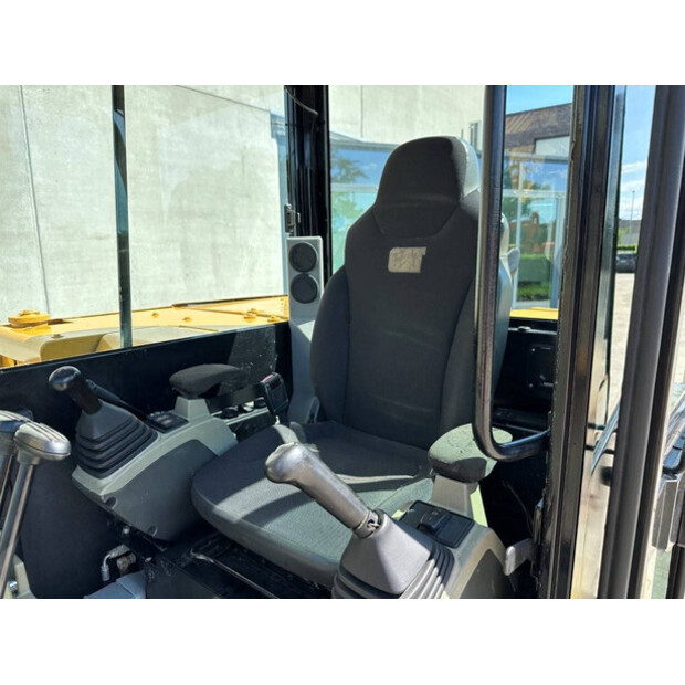 2018 Caterpillar 305.5E2-42245644