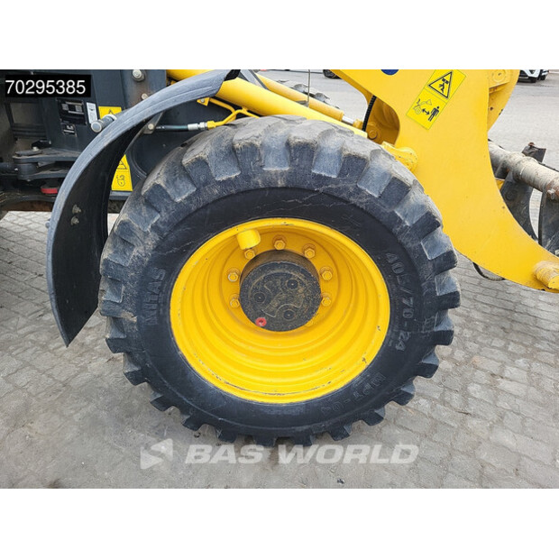2017 كوماتسو WA100M-7-42246255