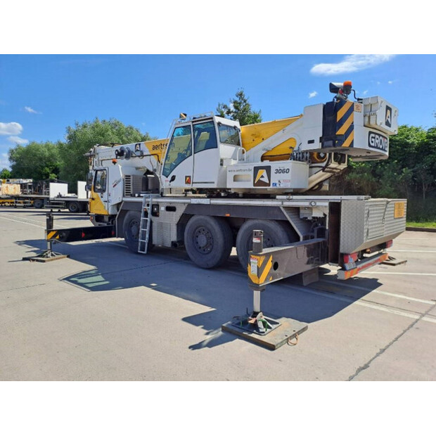 2017 GROVE GMK 3060-42246587