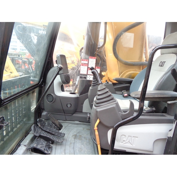 2021 Caterpillar 330D-42247752