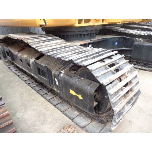 2021 Caterpillar 330D-42247755
