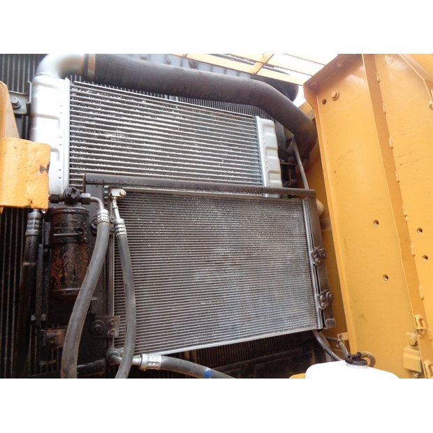 2021 Caterpillar 330D-42247782