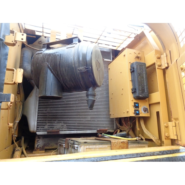 2021 Caterpillar 330D-42247805