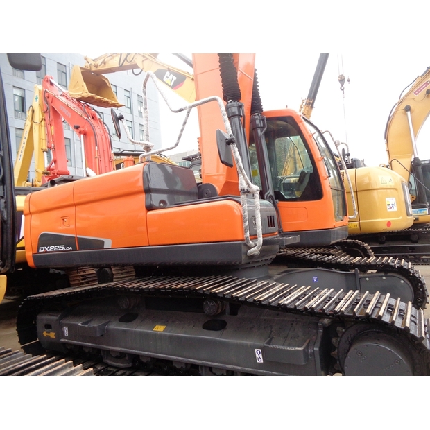 2021 دووسان DX225LC-42247814