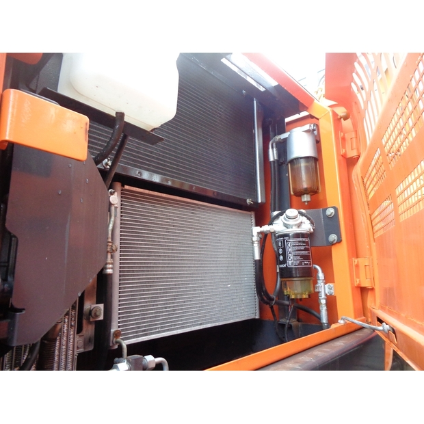 2021 دووسان DX225LC-42247818