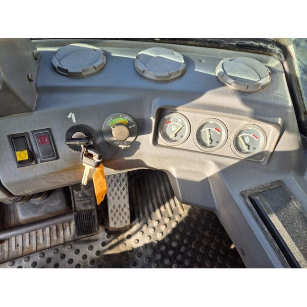 فولفو-42252042