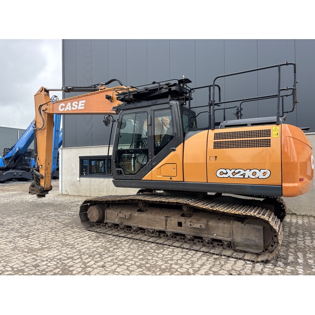2021 CASE CX210D-42255680