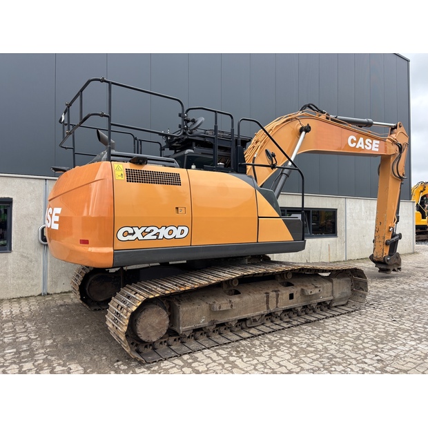 2021 CASE CX210D-42255682