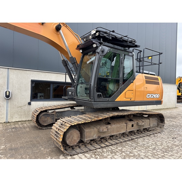 2021 CASE CX210D-42255685