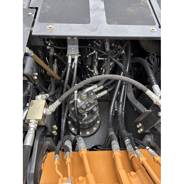 2021 CASE CX210D-42255708