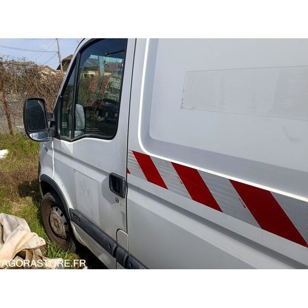 2004 Renault Master-42261085