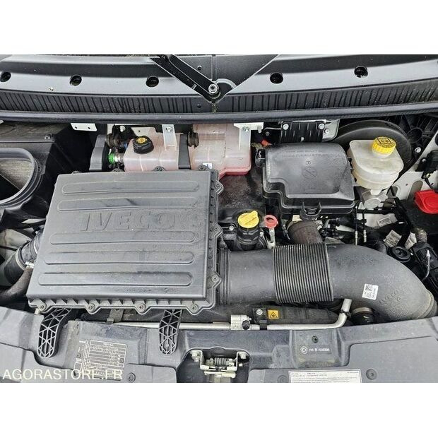 2022 Iveco 35S14N-42261628