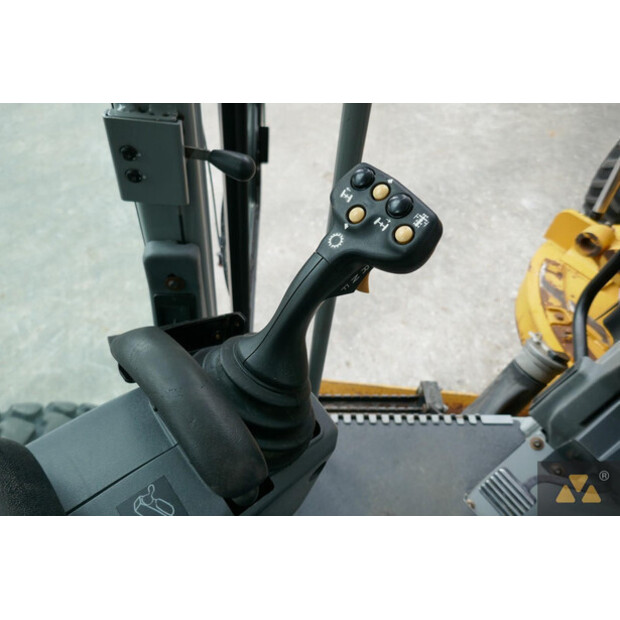 2011 Caterpillar 120M-42262580