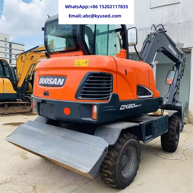2023 دووسان DX60-42264024