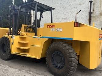 صورة ل رافعات شوكية 2022 تي سي ام FD250
