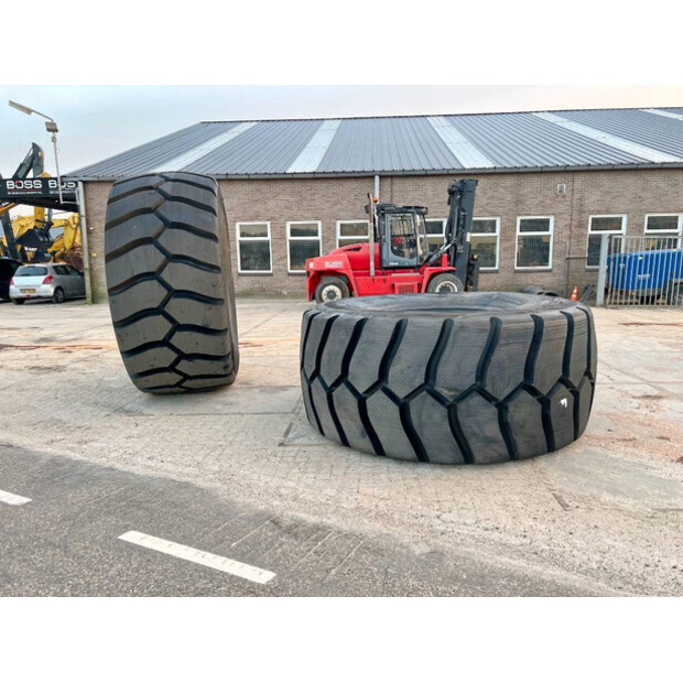 ميشلان 45/65R45 X D2 L5-42264294