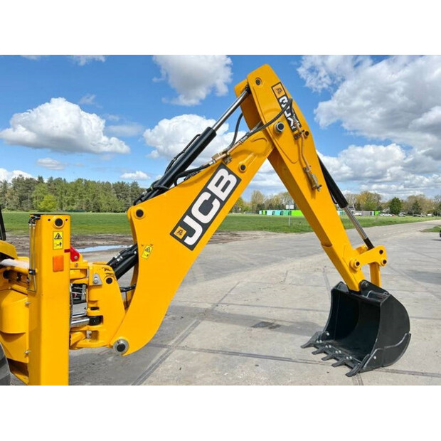 2024 JCB 3DX-42264466